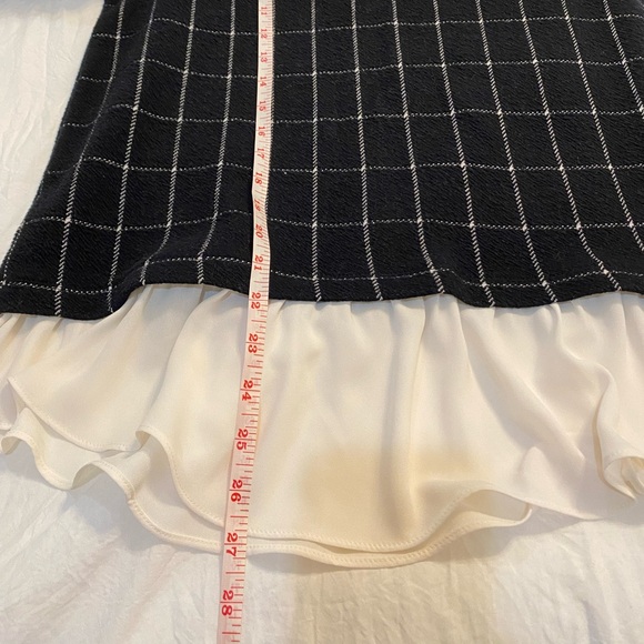 Loft, mixed media, long sleeved top with collar and ruffled hem. Size XS - Picture 10 of 11